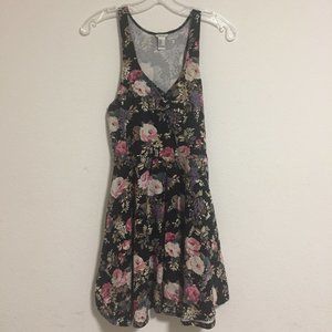 🌻Beautiful Floral Dress Size M